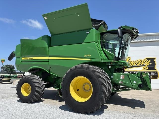Image of John Deere S770 equipment image 1