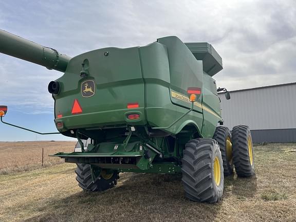 Image of John Deere S770 equipment image 4