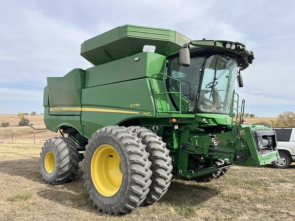 Image of John Deere S770 equipment image 1