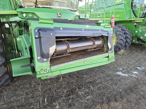 Image of John Deere S770 equipment image 4