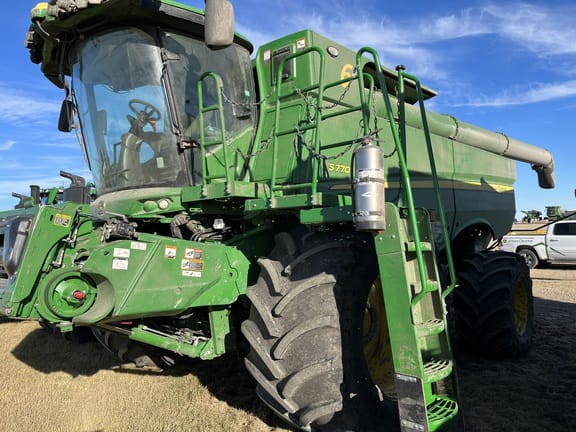 Main image John Deere S770