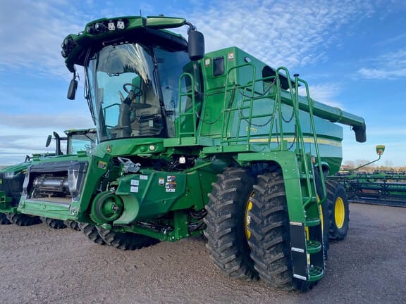 Main image John Deere S770
