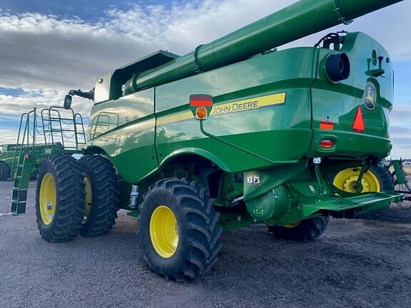 Image of John Deere S770 equipment image 2