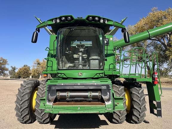 Image of John Deere S770 equipment image 1