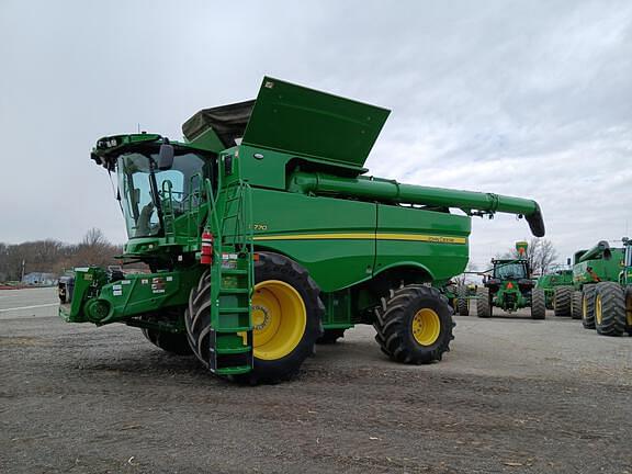 Image of John Deere S770 equipment image 2