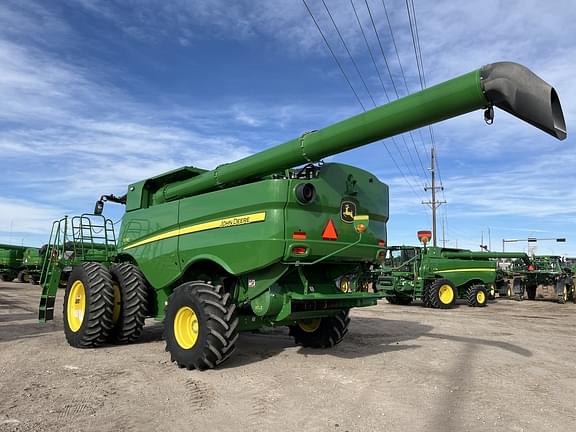 Image of John Deere S770 equipment image 2