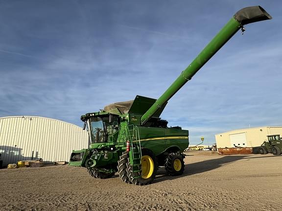 Image of John Deere S770 equipment image 1