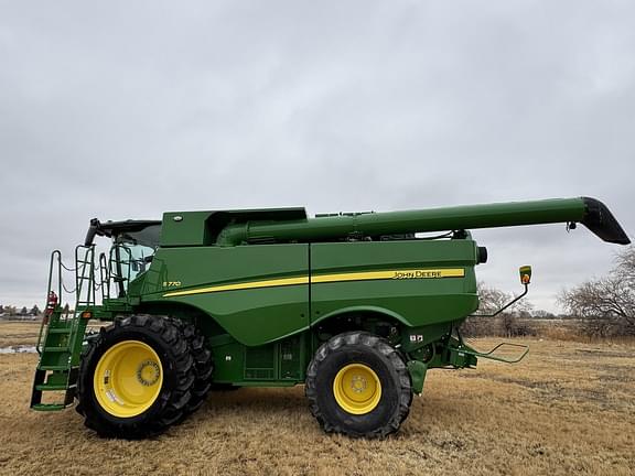 Image of John Deere S770 equipment image 1