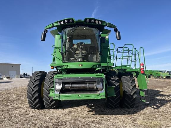 Image of John Deere S770 equipment image 1