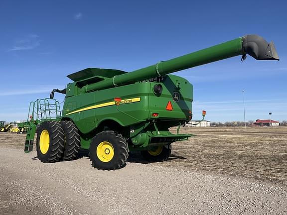 Image of John Deere S770 equipment image 3