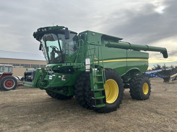 2023 John Deere S770 Equipment Image0