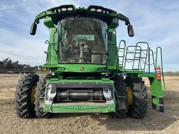 Image of John Deere S770 equipment image 1