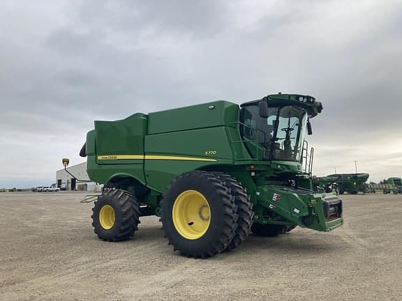 Image of John Deere S770 equipment image 1