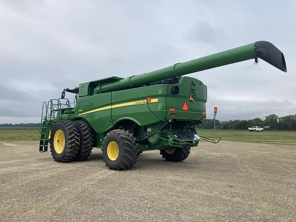 Image of John Deere S770 equipment image 2