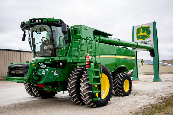2023 John Deere S770 Equipment Image0