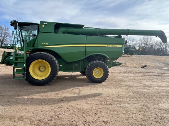 Image of John Deere S770 equipment image 1