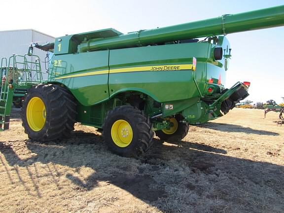 Image of John Deere S770 equipment image 2