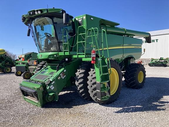 Image of John Deere S770 equipment image 1