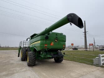 Image of John Deere S770 equipment image 4