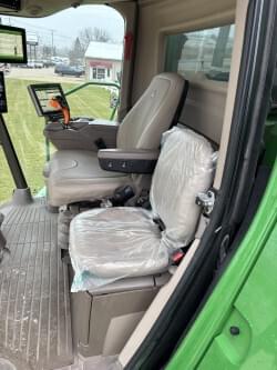 Image of John Deere S770 equipment image 4