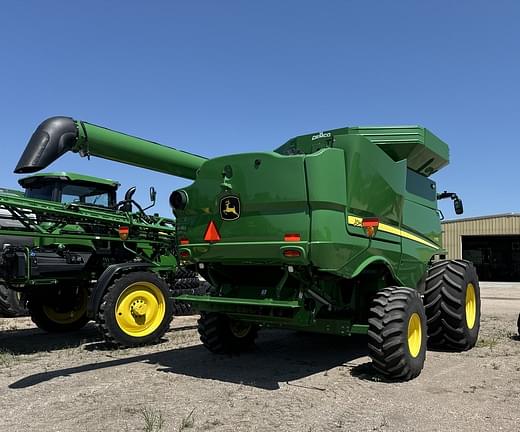 Image of John Deere S770 equipment image 4