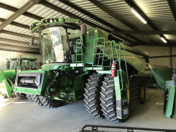 Image of John Deere S770 equipment image 1