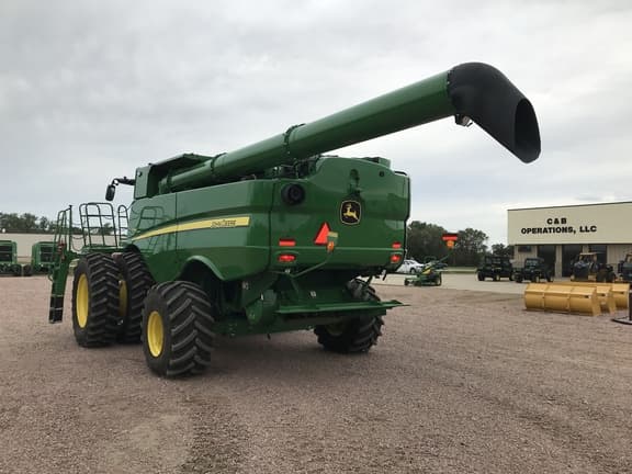 Image of John Deere S770 equipment image 4