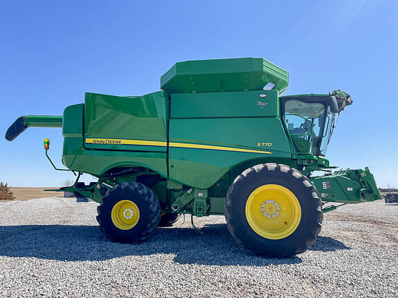 Image of John Deere S770 equipment image 3