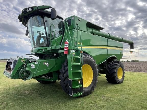 Image of John Deere S770 equipment image 1