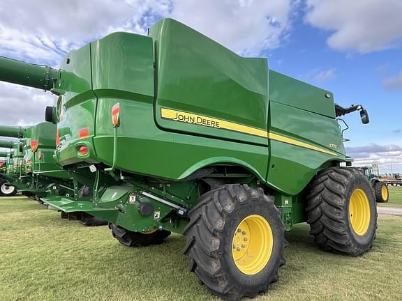 Image of John Deere S770 equipment image 3