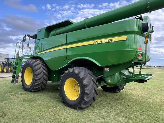 Image of John Deere S770 equipment image 4
