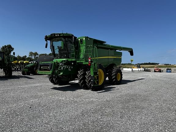 Image of John Deere S770 equipment image 1