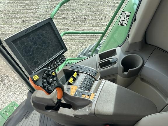 Image of John Deere S770 equipment image 4