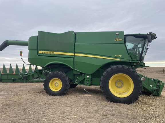 Image of John Deere S770 equipment image 1