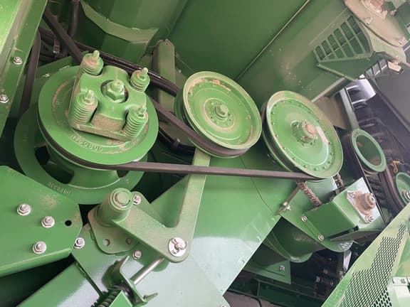 Image of John Deere S770 equipment image 4