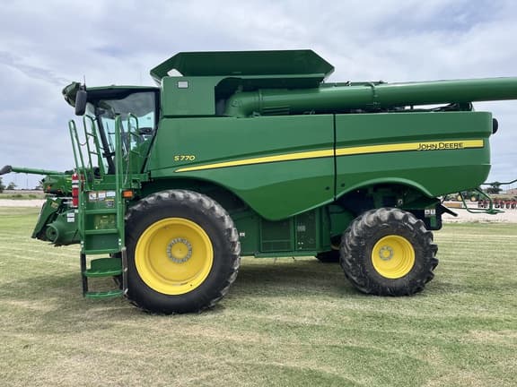 Image of John Deere S770 equipment image 1