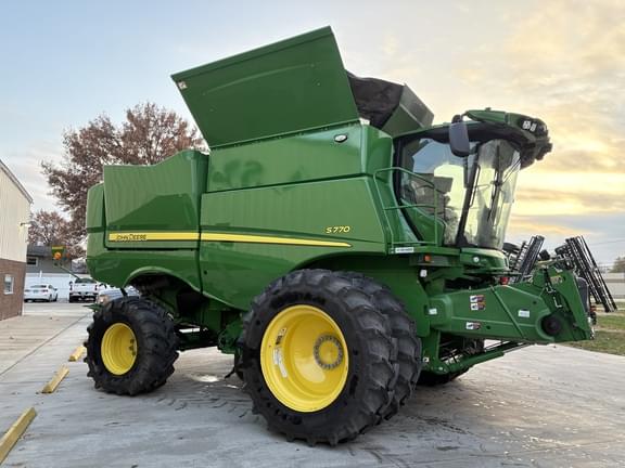Image of John Deere S770 equipment image 1