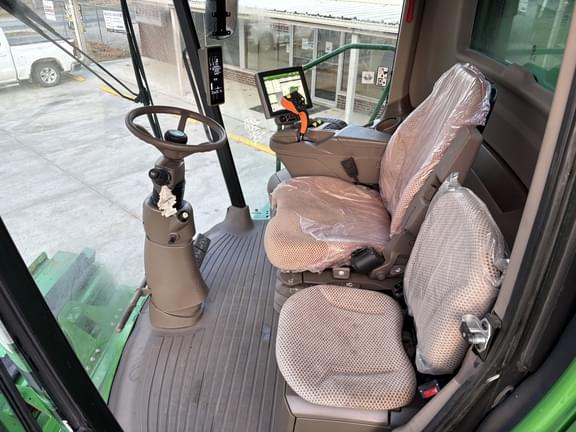 Image of John Deere S770 equipment image 4