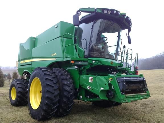 Image of John Deere S770 equipment image 1