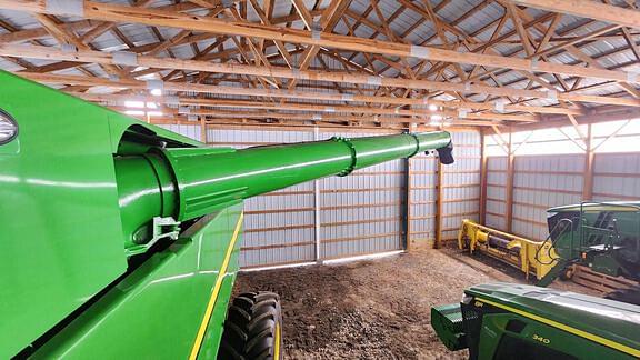 Image of John Deere S770 equipment image 2