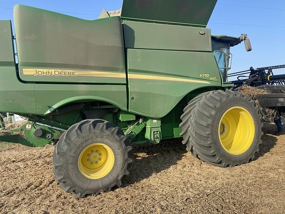 Image of John Deere S770 equipment image 1