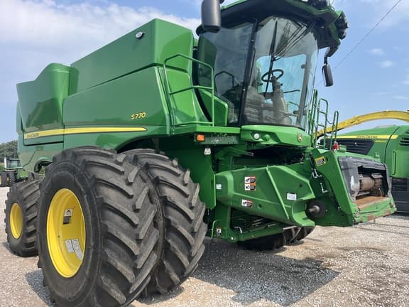 Image of John Deere S770 equipment image 1
