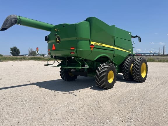 Image of John Deere S770 equipment image 4