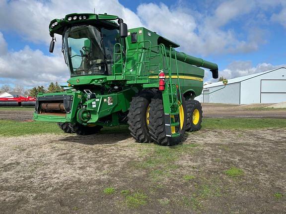 Image of John Deere S770 equipment image 1