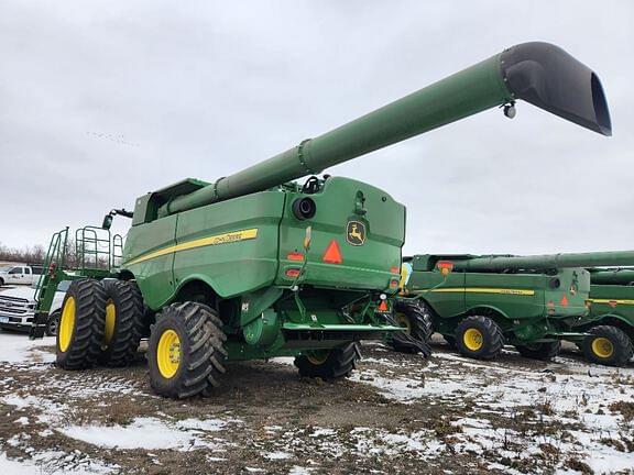 Image of John Deere S770 equipment image 1