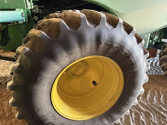 Image of John Deere S770 equipment image 4