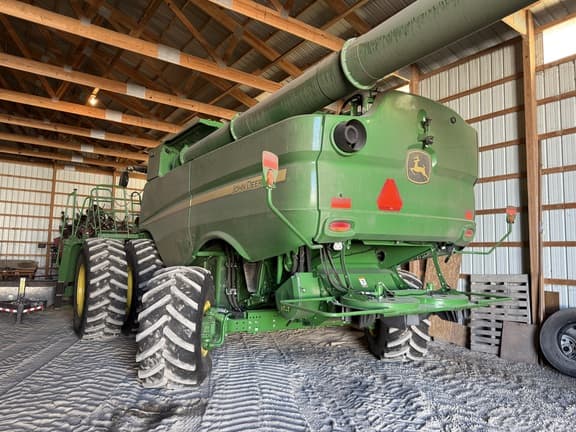 Image of John Deere S770 equipment image 1