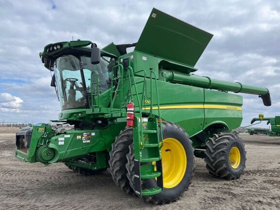 Main image John Deere S770