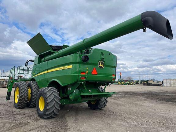 Image of John Deere S770 equipment image 2