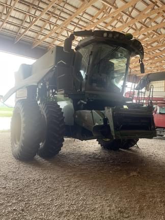 Image of John Deere S770 equipment image 4
